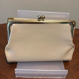 Antique Wallet Kisslock coin purse opens to zip pocket & Bill slot leather Cream